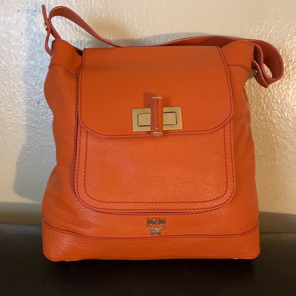 👜AUTHENTIC MCM ORANGE SHOULDER  BAG👜 - Picture 5 of 17